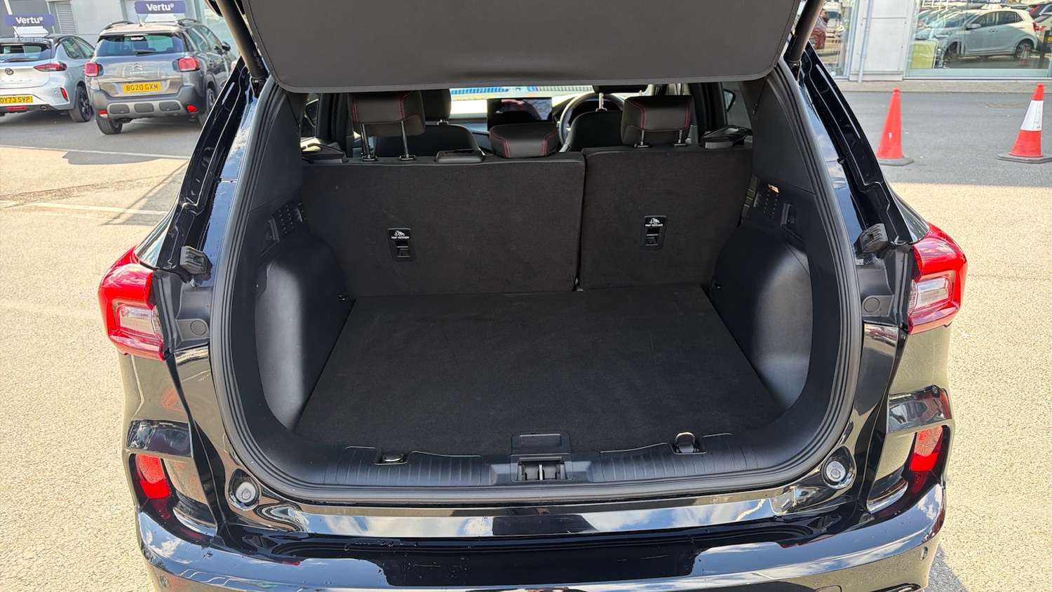 Used Ford Kuga 2025 for sale - 78162348: Photo 4