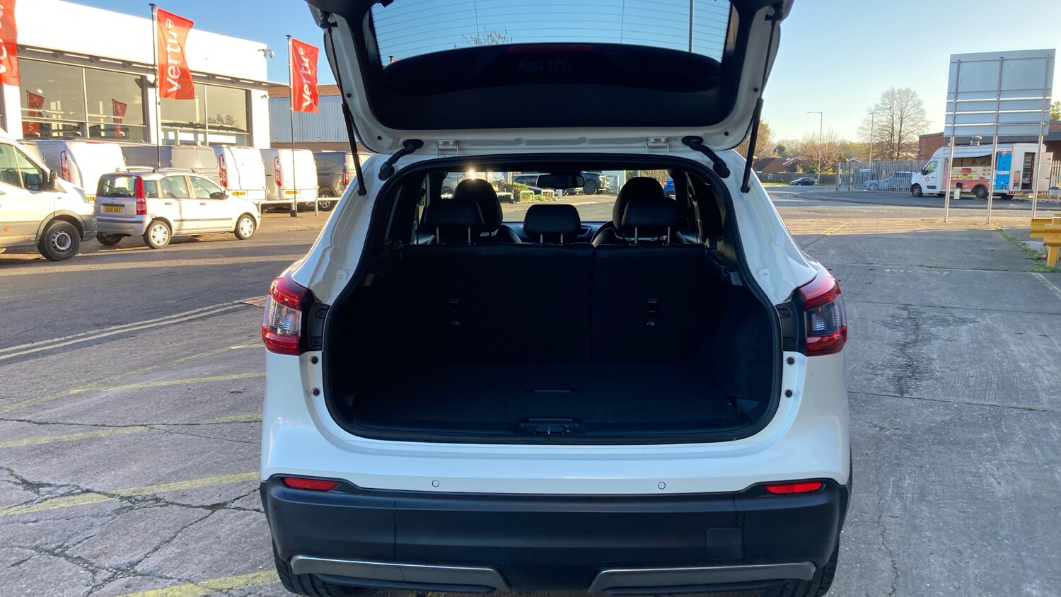 Used Nissan Qashqai 2019 for sale - 76706241: Photo 4