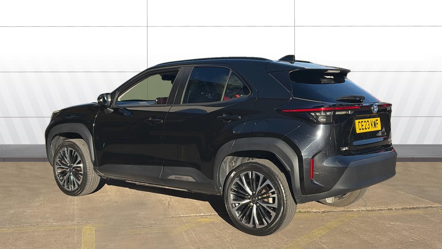 Used Toyota Yaris Cross 2023 for sale - 77272206: Photo 2