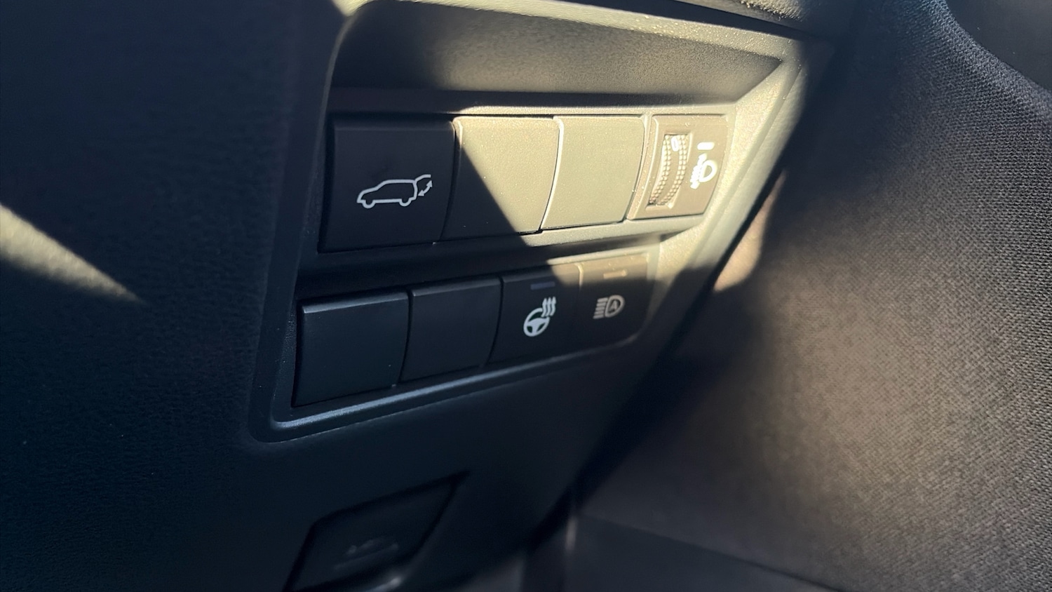 Used Toyota Yaris Cross 2023 for sale - 77272206: Photo 39