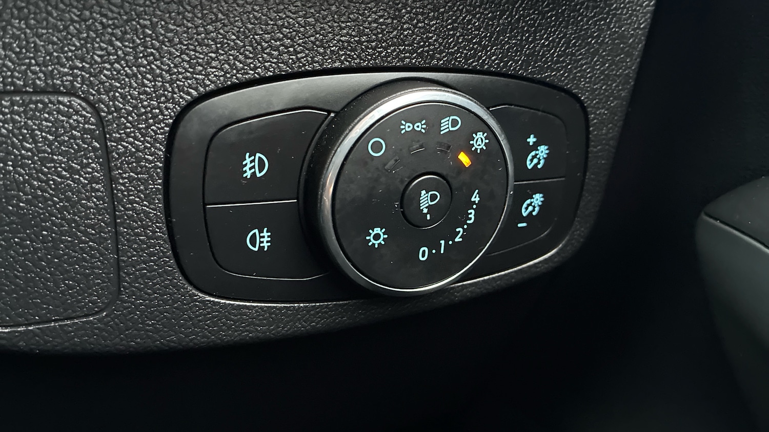 Used Ford Focus 2023 for sale - 76507249: Photo 28