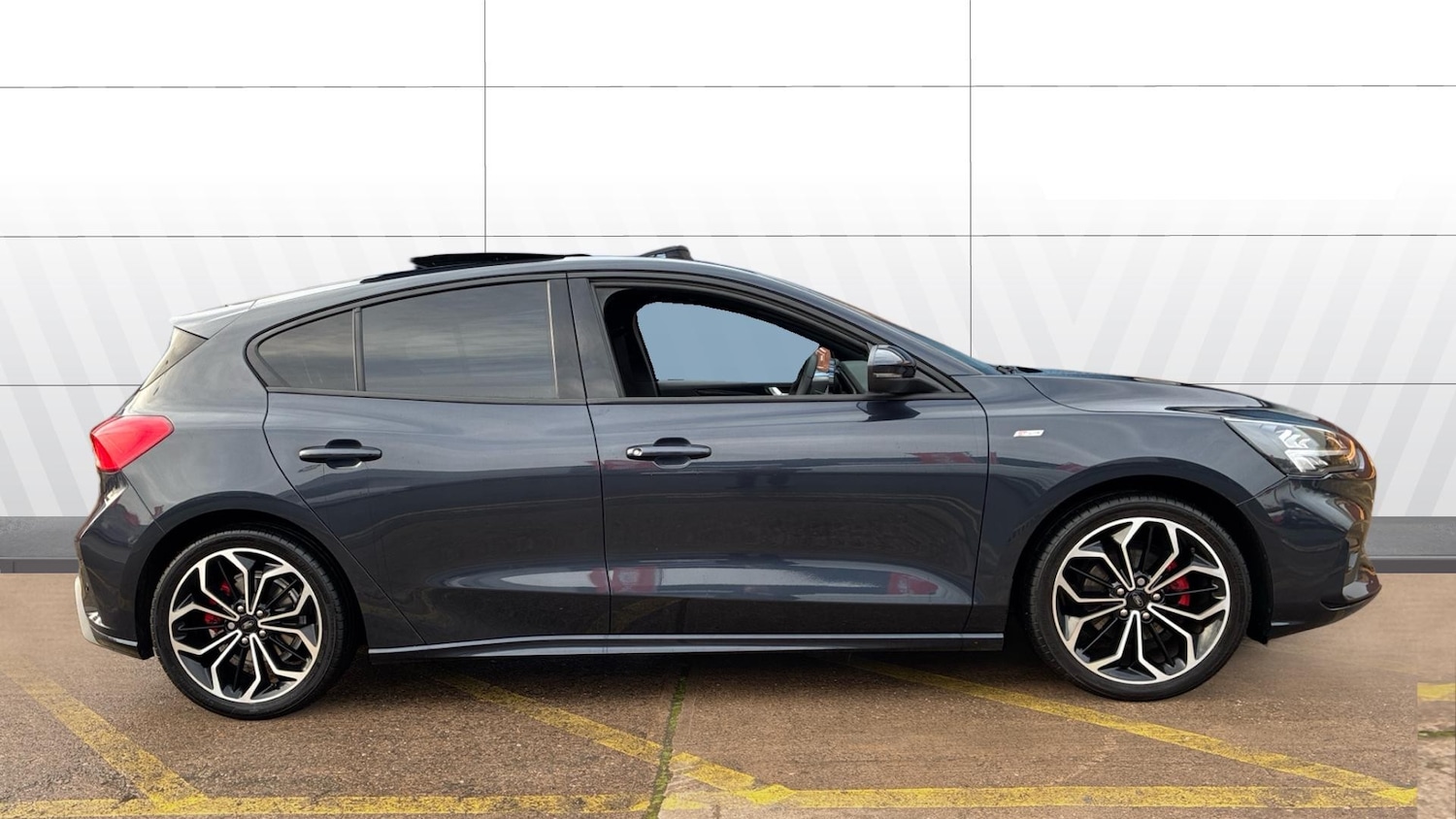 Used Ford Focus 2021 for sale - 76963216: Photo 5