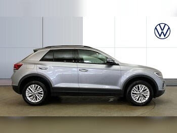 Used Volkswagen T-Roc 2023 for sale - 77581912: Photo