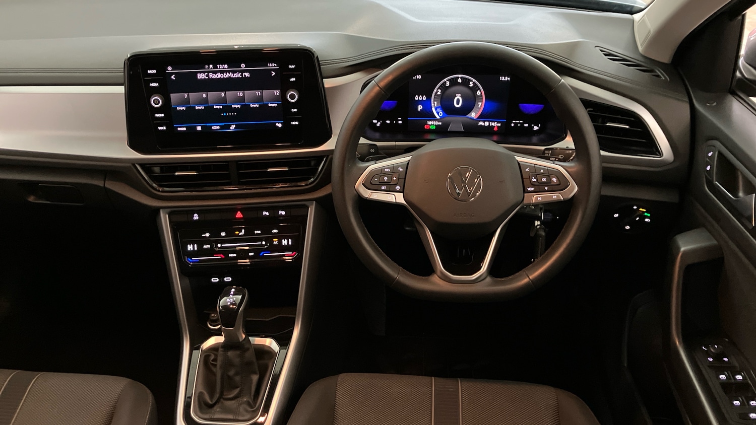 Used Volkswagen T-Roc 2023 for sale - 77581912: Photo 9