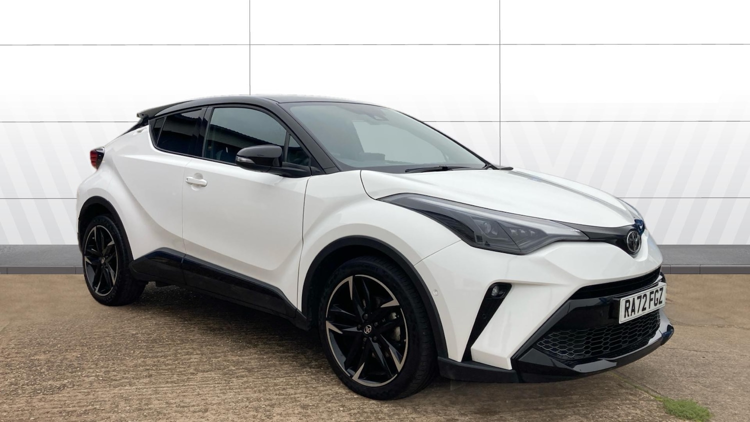 Used Toyota C-HR 2023 for sale - 76366933: Photo 1
