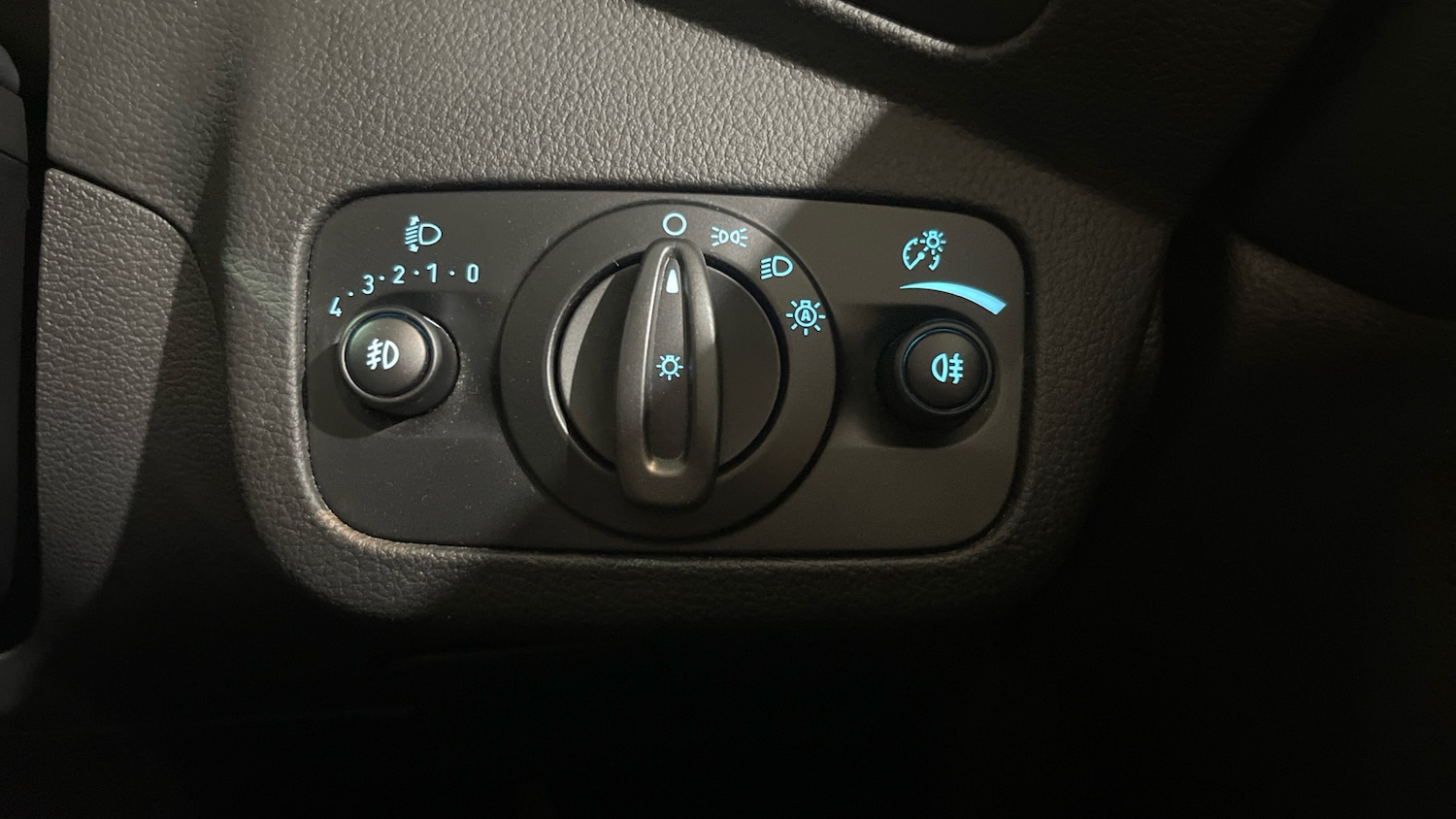 Used Ford C-Max 2017 for sale - 77420940: Photo 25