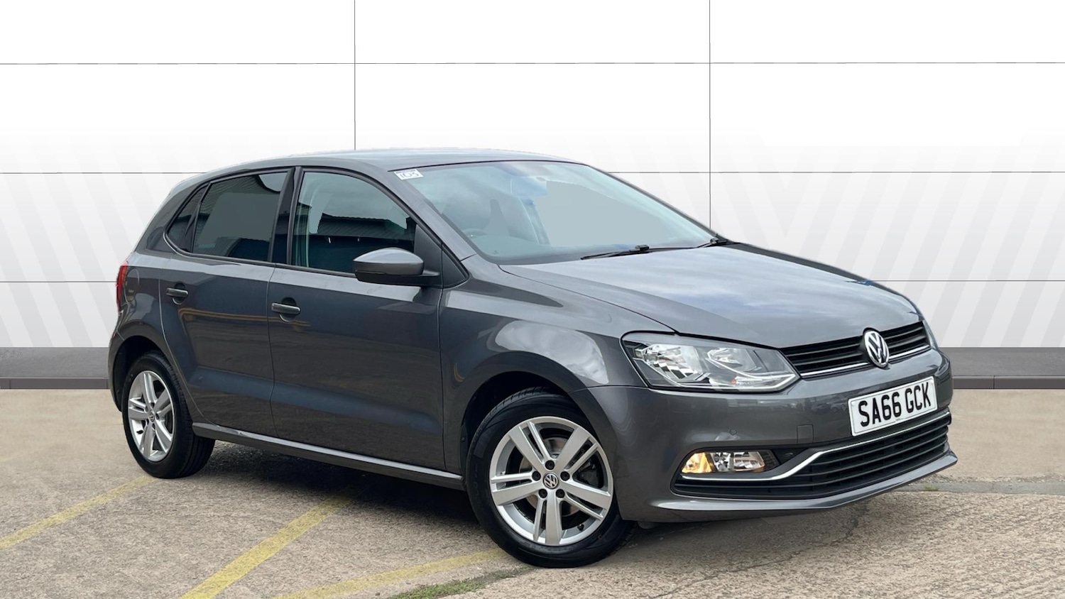 Used Volkswagen Polo 2016 for sale - 76366920: Photo 1