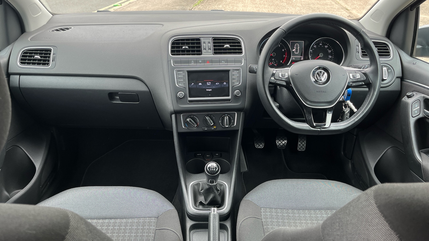 Used Volkswagen Polo 2016 for sale - 76366920: Photo 10