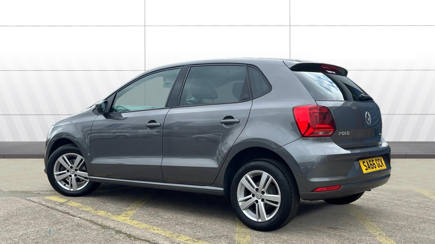 Used Volkswagen Polo 2016 for sale - 76366920: Photo 2