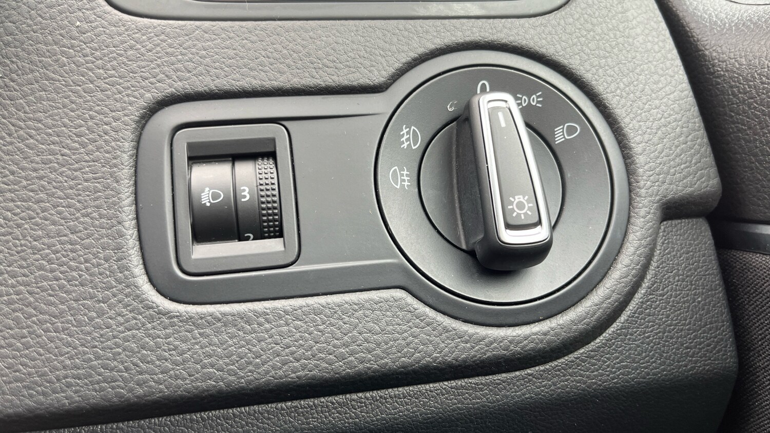 Used Volkswagen Polo 2016 for sale - 76366920: Photo 28