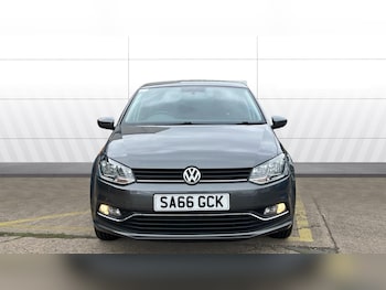 Used Volkswagen Polo 2016 for sale - 76366920: Photo