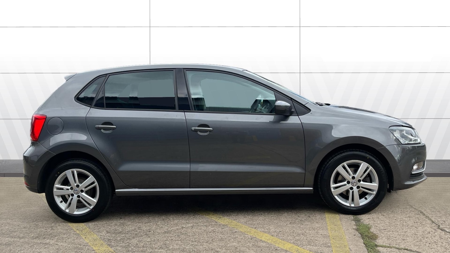 Used Volkswagen Polo 2016 for sale - 76366920: Photo 5