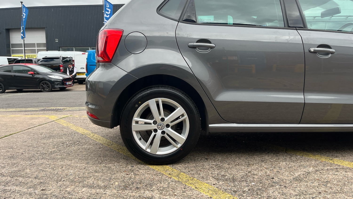 Used Volkswagen Polo 2016 for sale - 76366920: Photo 7