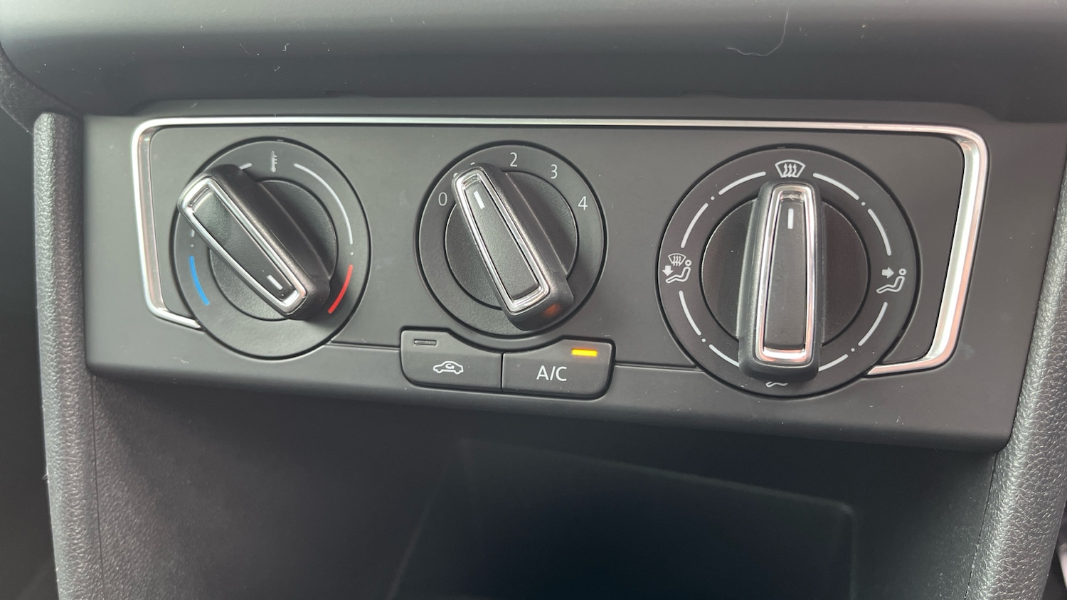 Used Volkswagen Polo 2016 for sale - 76366920: Photo 8