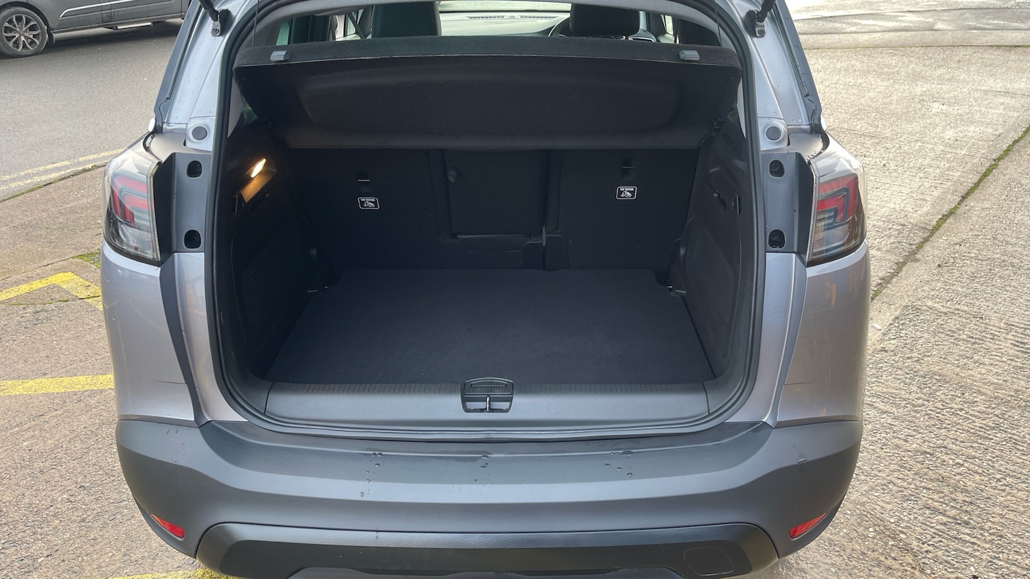 Used Vauxhall Crossland 2022 for sale - 76958451: Photo 4