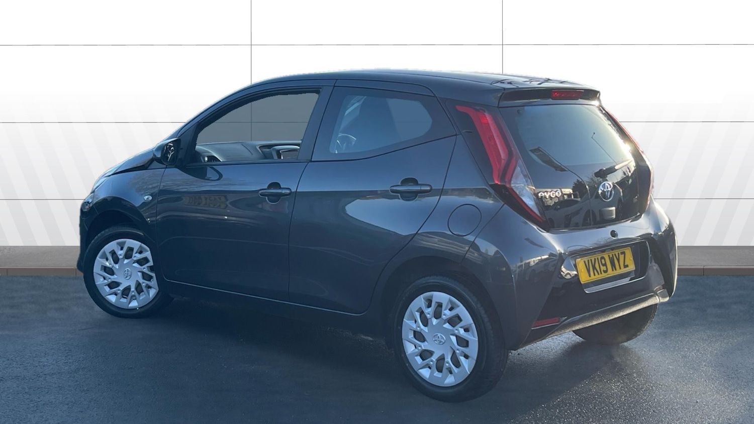 Used Toyota AYGO 2019 for sale - 76777946: Photo 2
