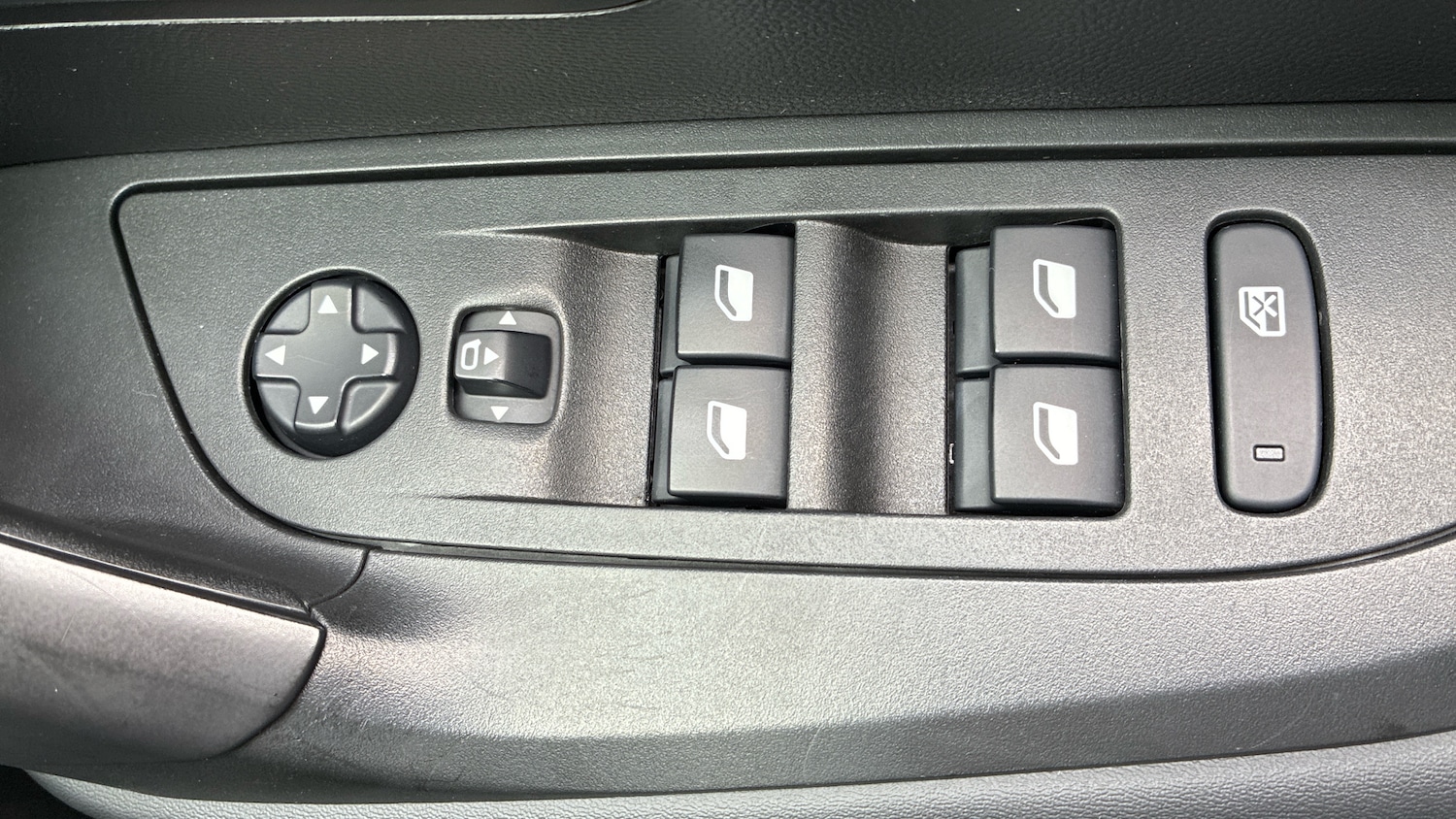 Used Peugeot 2008 2021 for sale - 76366848: Photo 28
