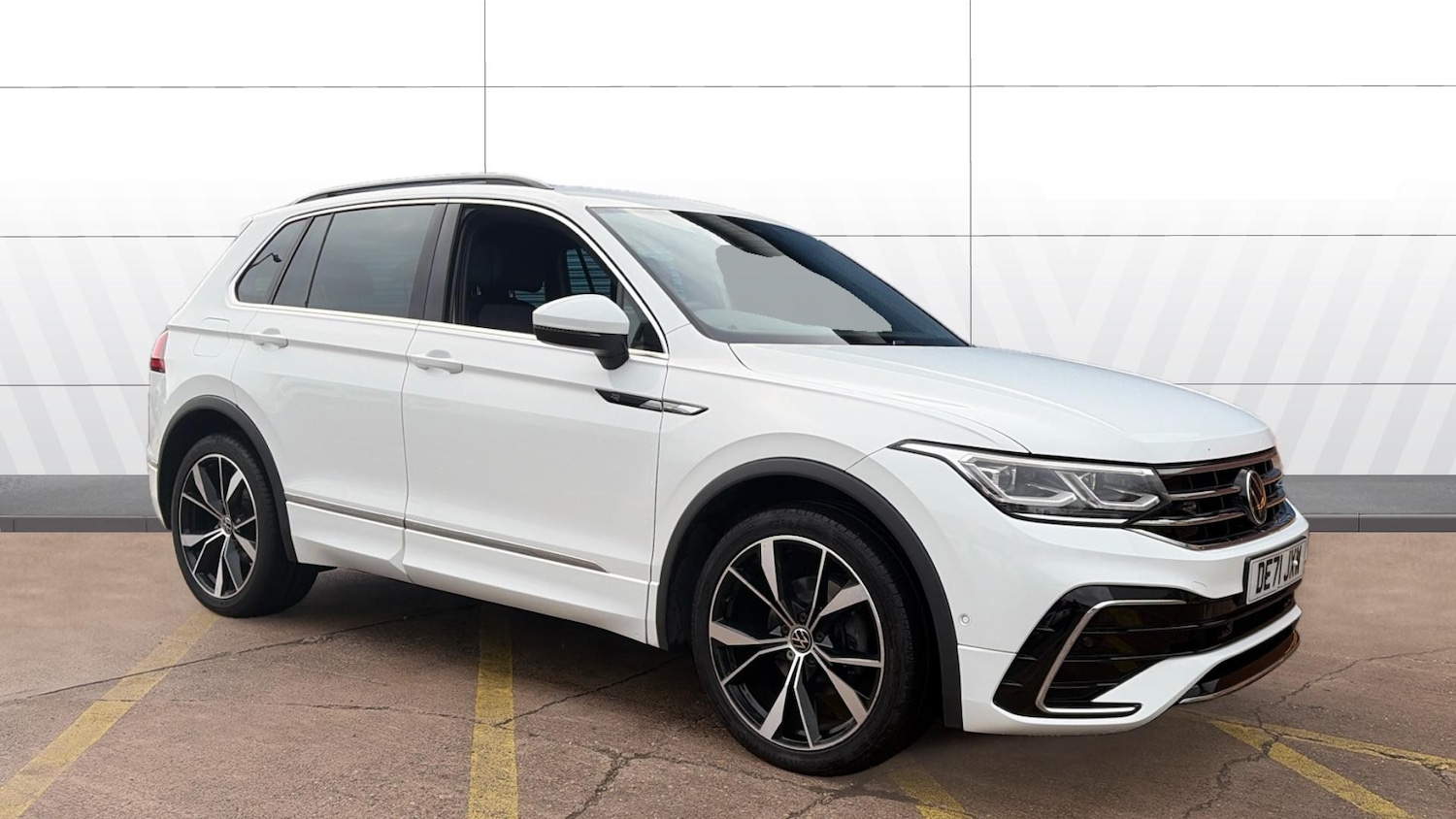 Used Volkswagen Tiguan 2021 for sale - 76544243: Photo 1