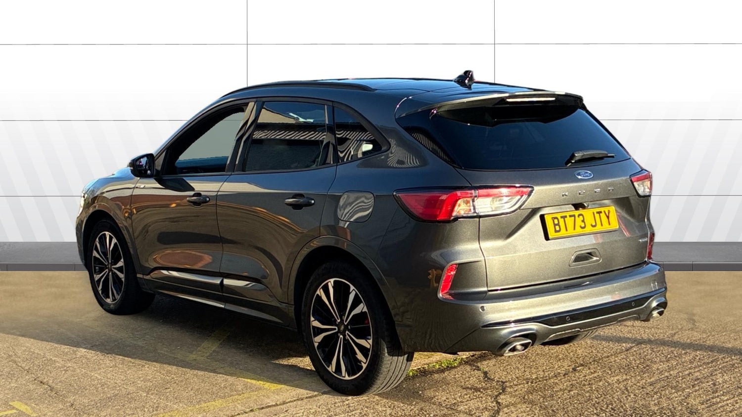 Used Ford Kuga 2023 for sale - 77296422: Photo 2