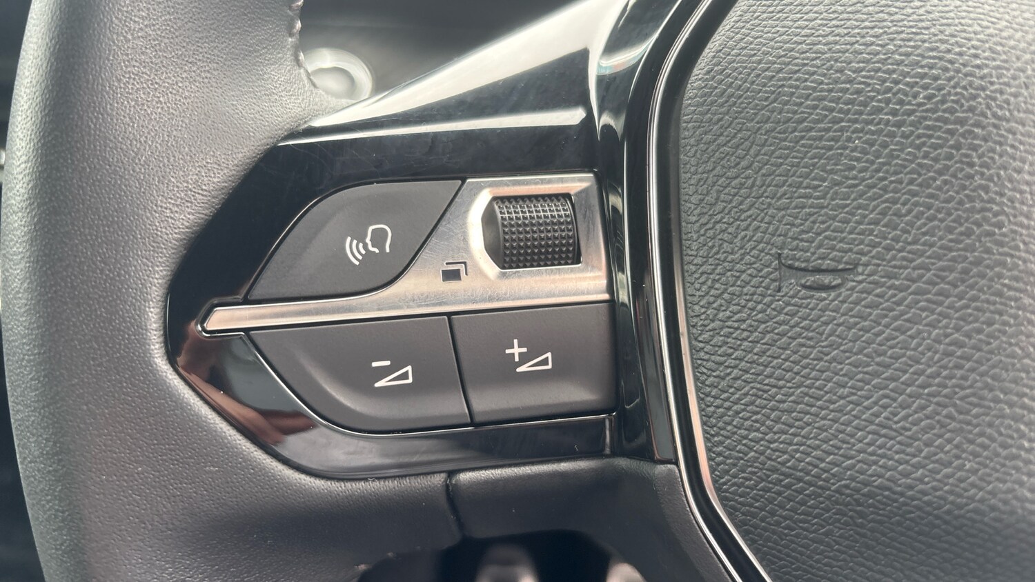 Used Peugeot 2008 2023 for sale - 78054157: Photo 28