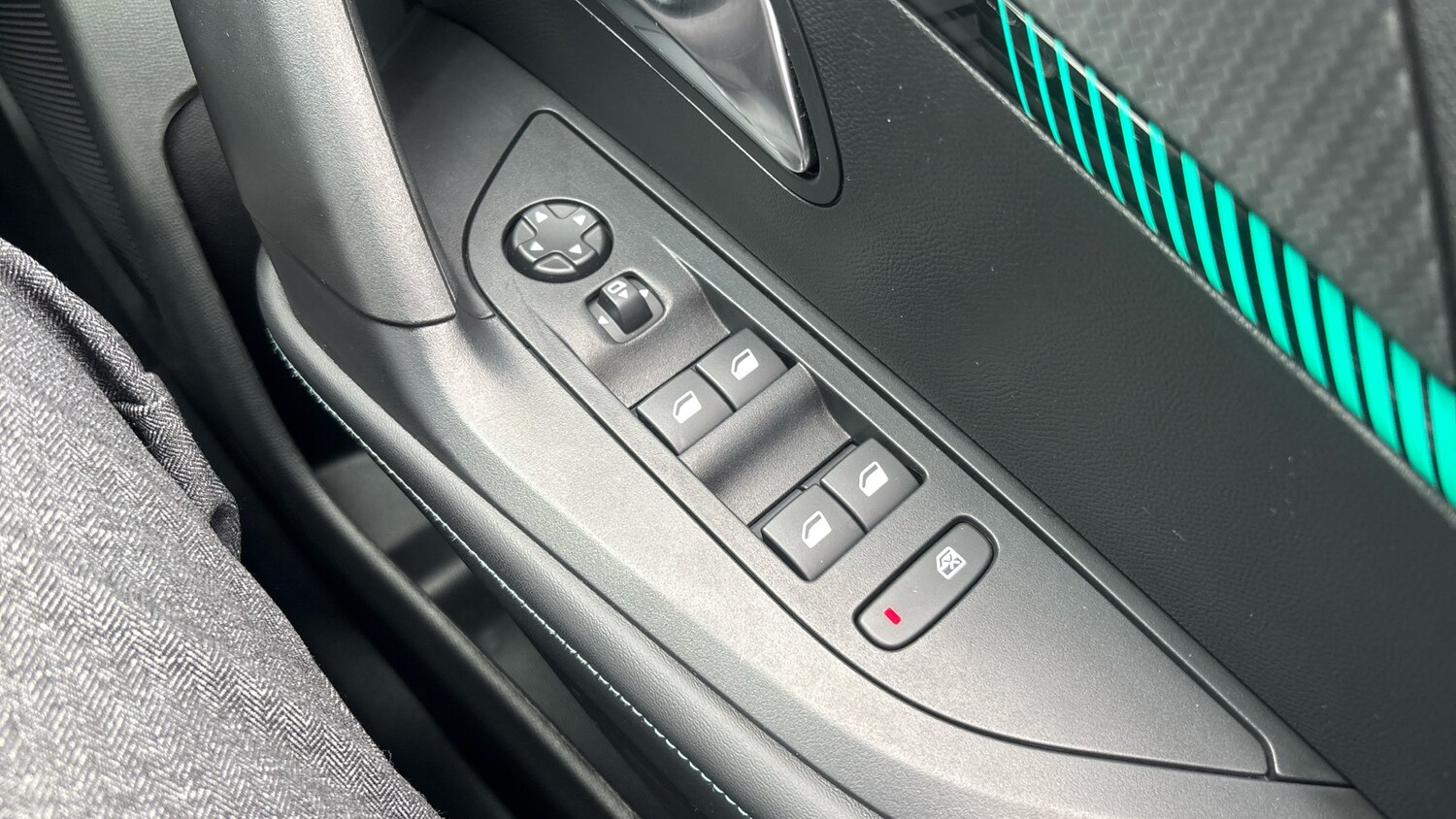 Used Peugeot 2008 2023 for sale - 78054157: Photo 35