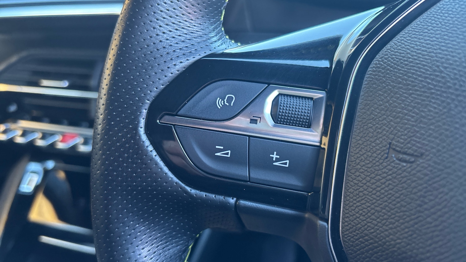 Used Peugeot 2008 2020 for sale - 77272185: Photo 31