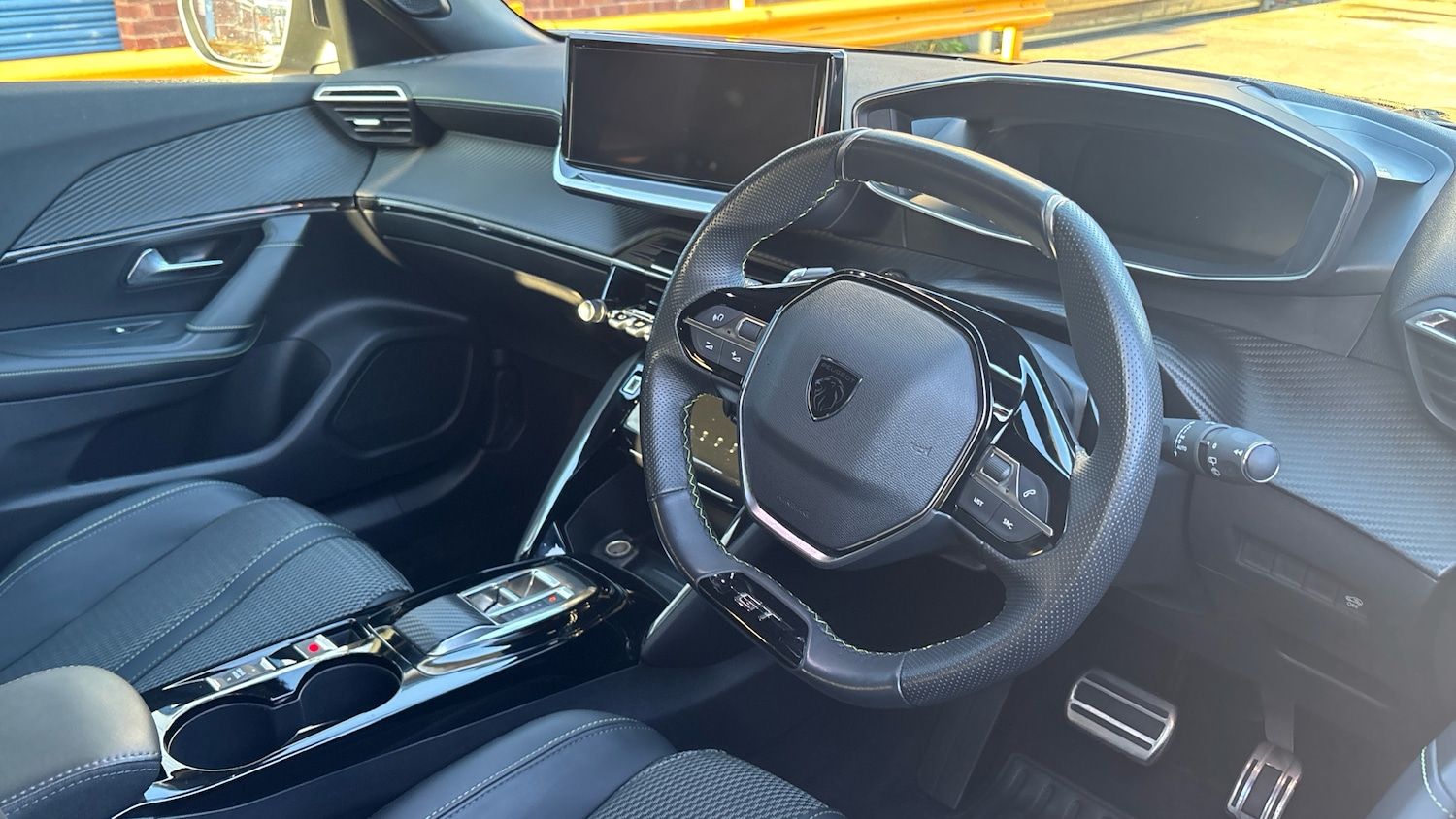 Used Peugeot 2008 2023 for sale - 77272119: Photo 11