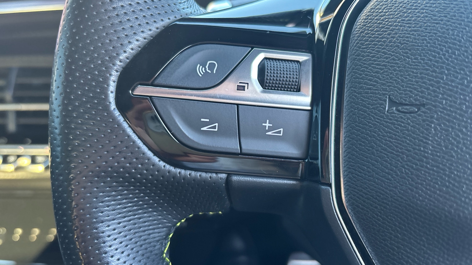 Used Peugeot 2008 2023 for sale - 77272119: Photo 31