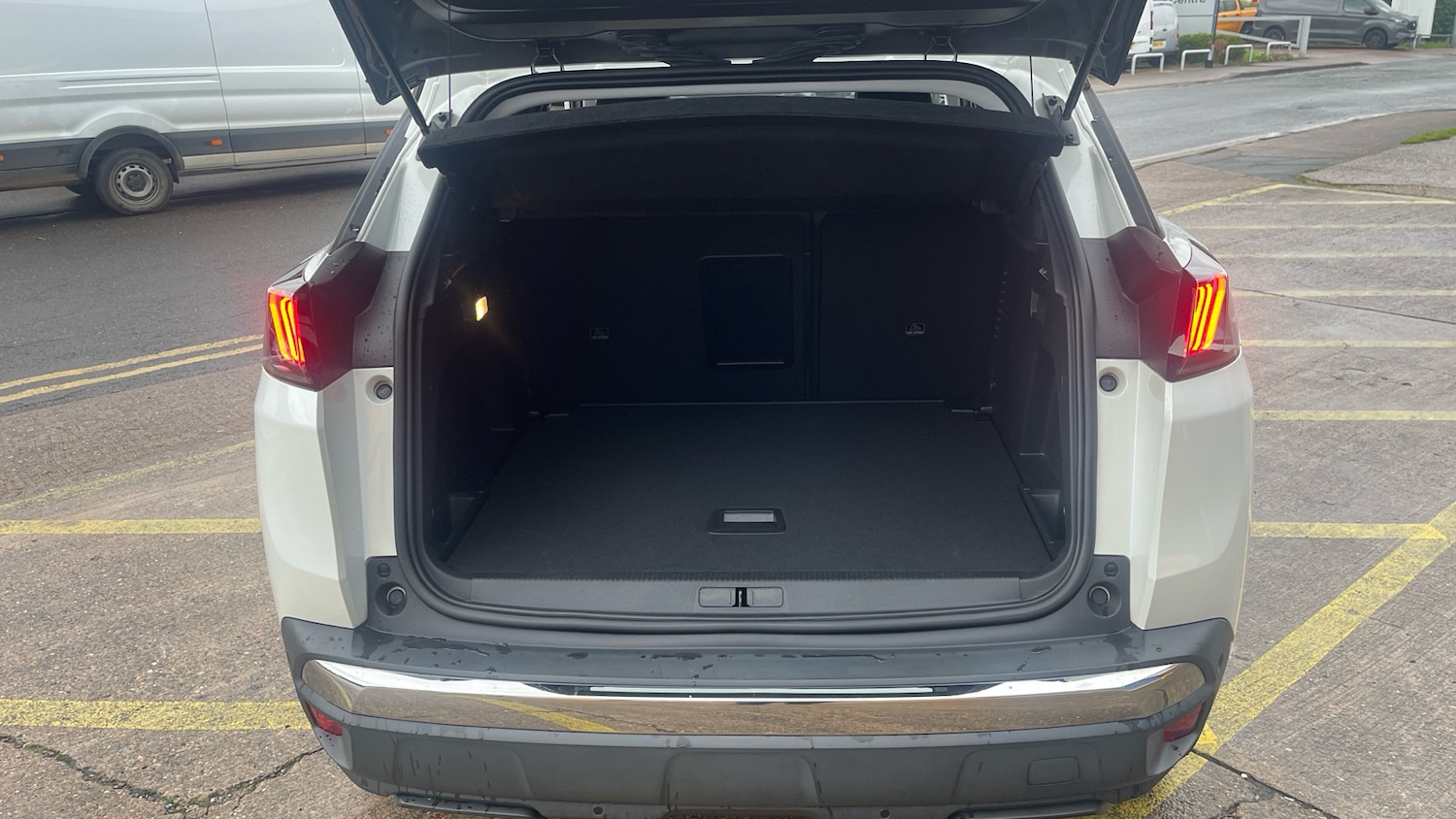 Used Peugeot 3008 2022 for sale - 76777184: Photo 4