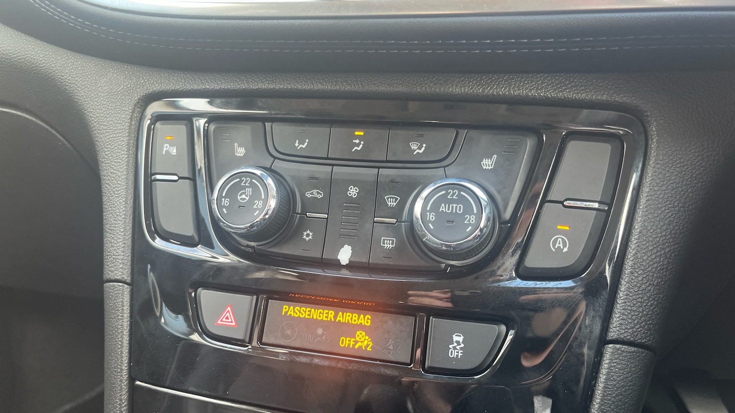Used Vauxhall Mokka X 2017 for sale - 76366931: Photo 8