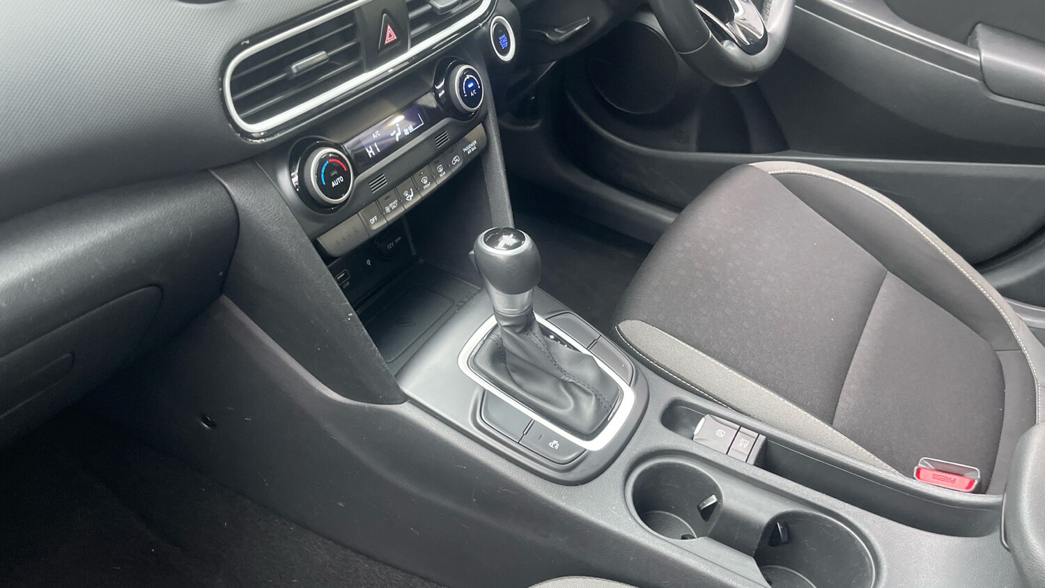 Used Hyundai KONA 2020 for sale - 77420170: Photo 13