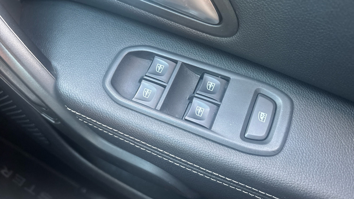 Used Dacia Duster 2018 for sale - 77052936: Photo 33