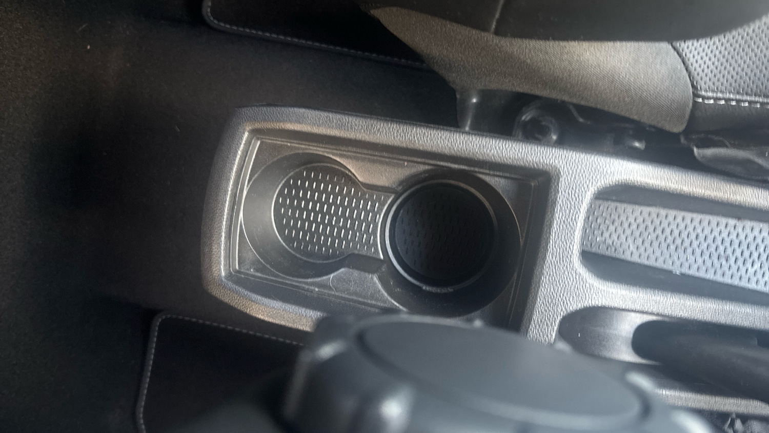 Used Dacia Duster 2018 for sale - 77052936: Photo 40