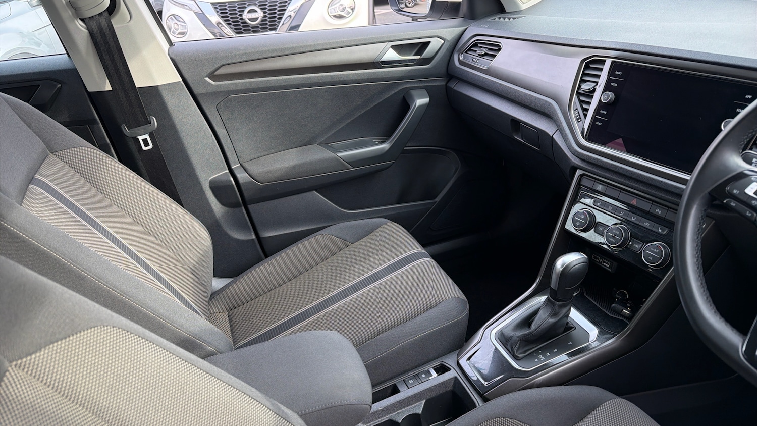 Used Volkswagen T-Roc 2019 for sale - 77968491: Photo 14