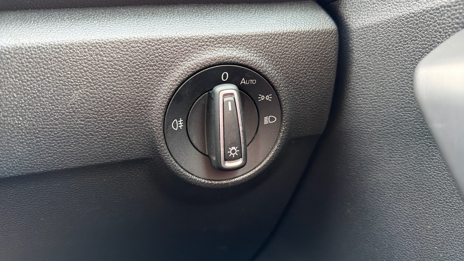 Used Volkswagen T-Roc 2019 for sale - 77968491: Photo 31