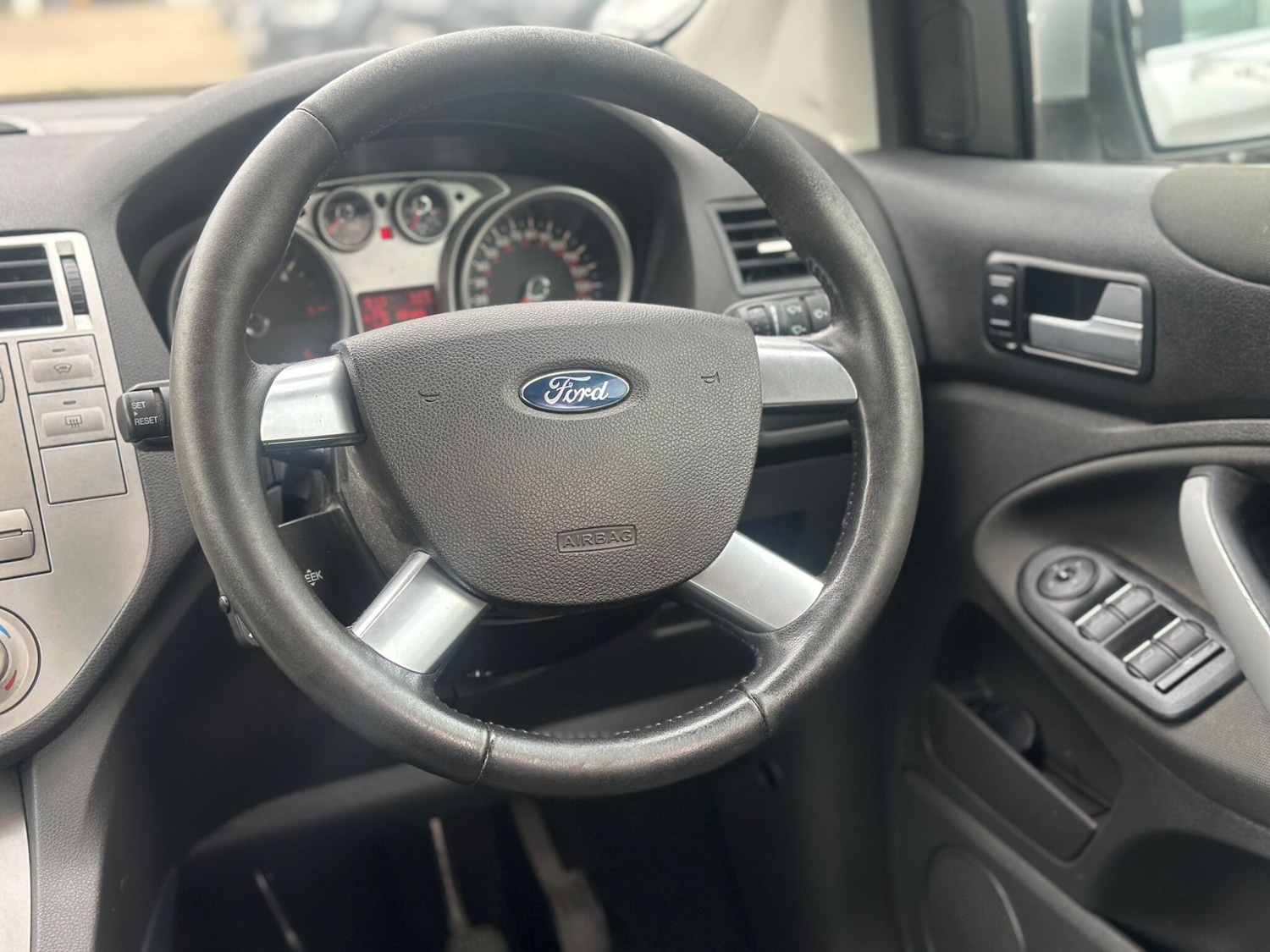 Used Ford Kuga 2012 for sale - 76388675: Photo 29