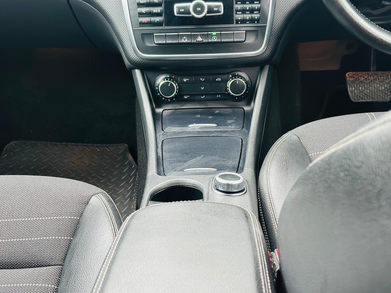 Used Mercedes-Benz A-Class 2015 for sale - 77892109: Photo 28