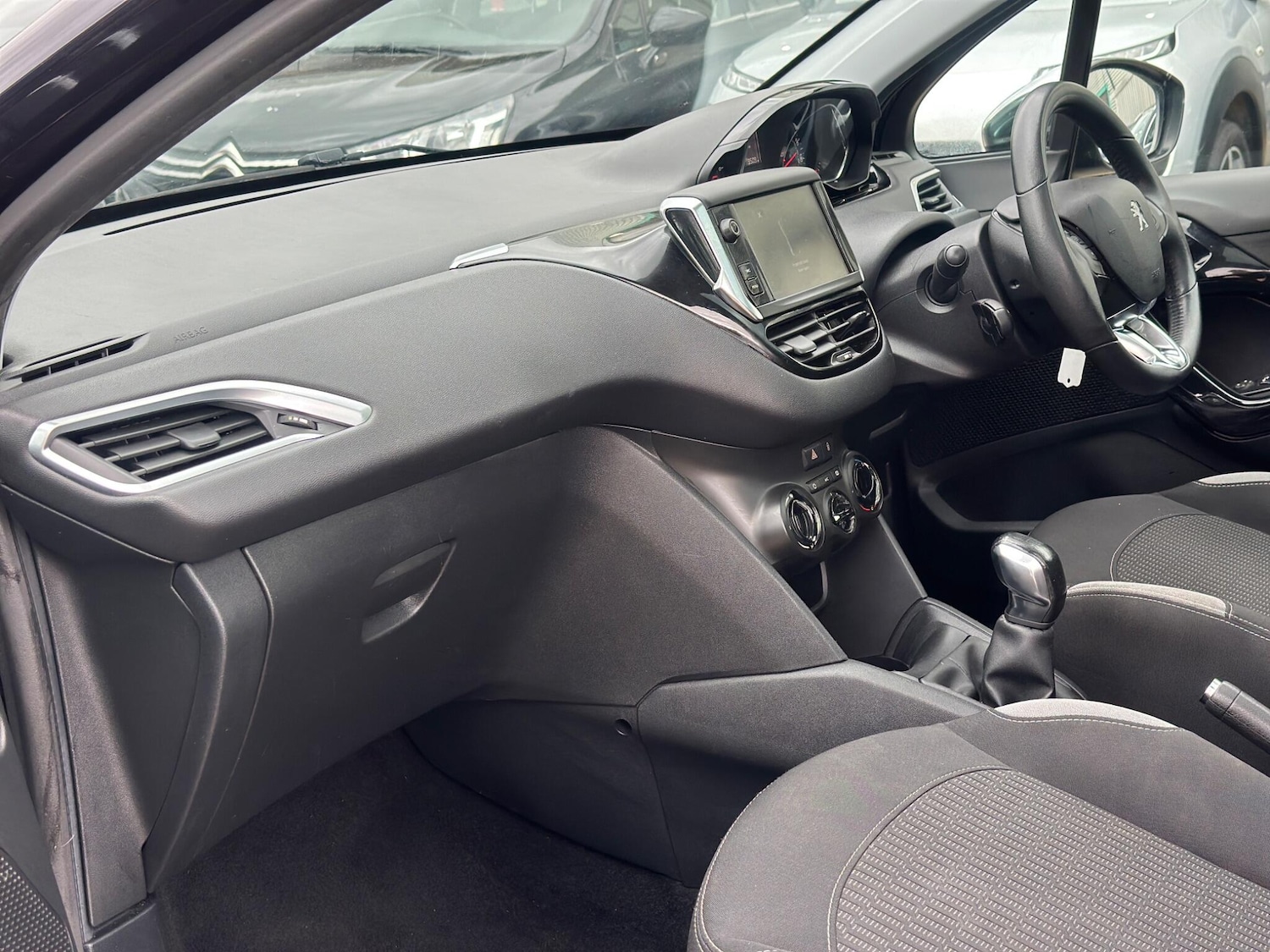 Used Peugeot 208 for sale - 76995668: Photo 30