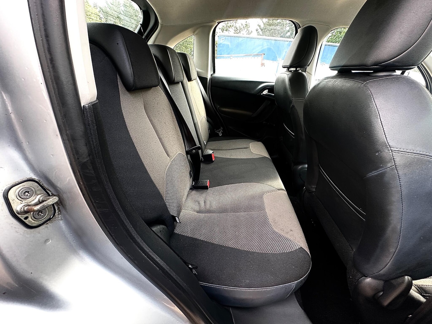 Vehicle 29