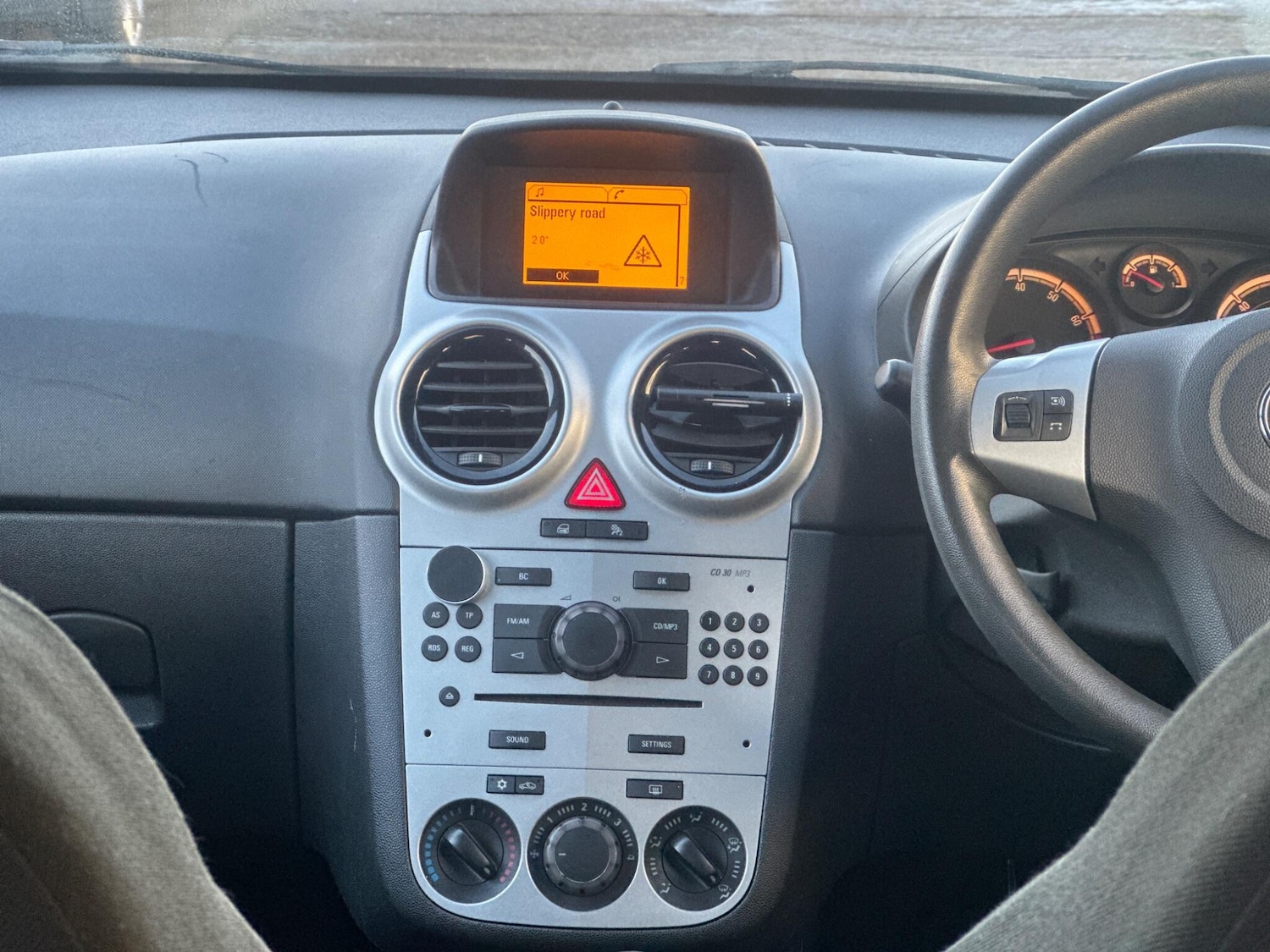 Used Vauxhall Corsa 2011 for sale - 77163353: Photo 26