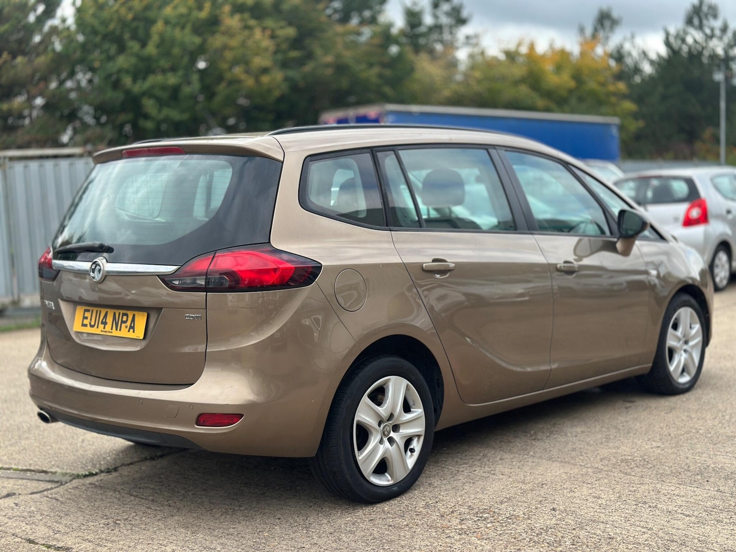 Used Vauxhall Zafira Tourer 2014 for sale - 76001289: Photo 2