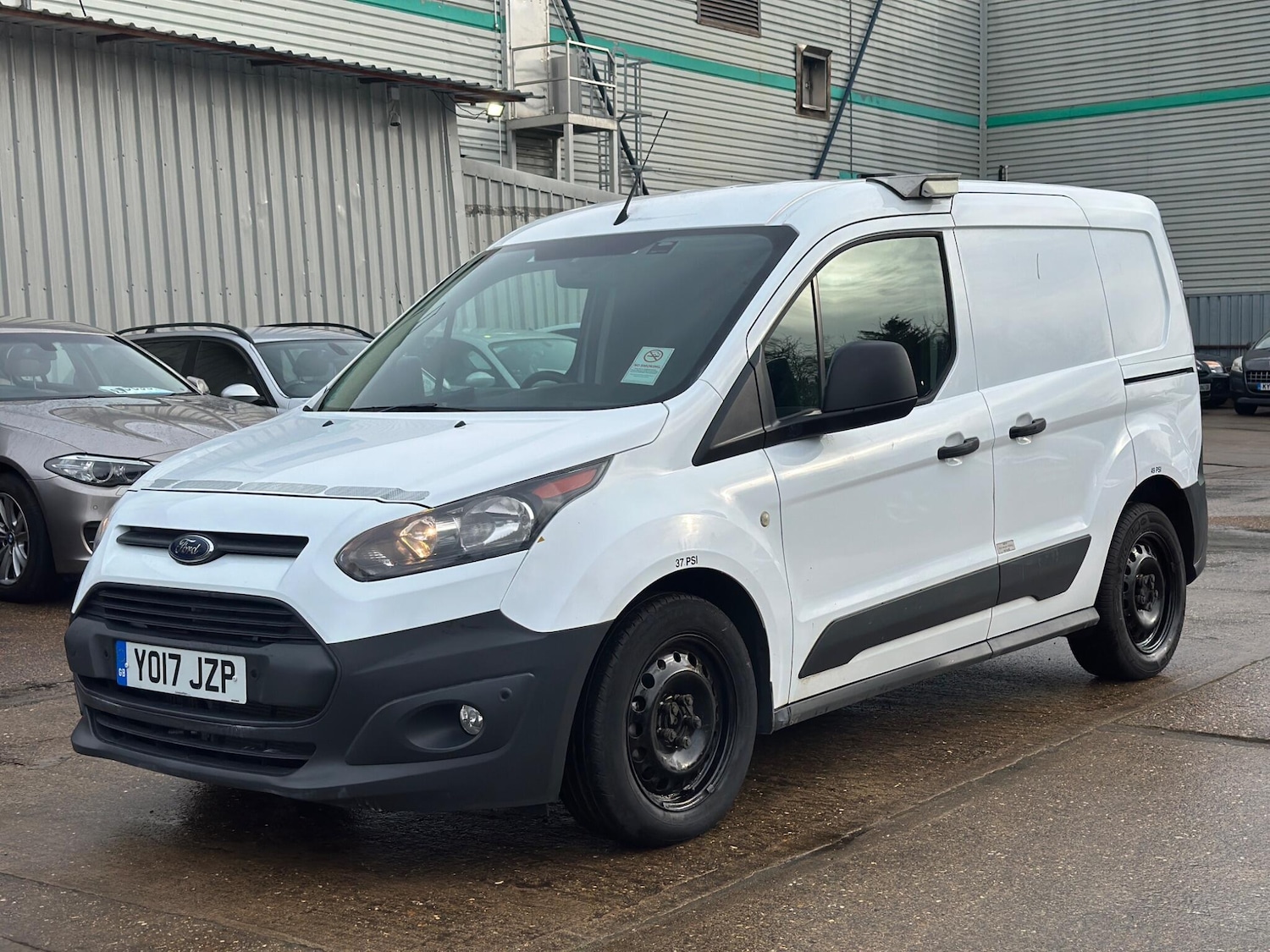 Used Ford Transit Connect 2017 for sale - 77511268: Photo 2