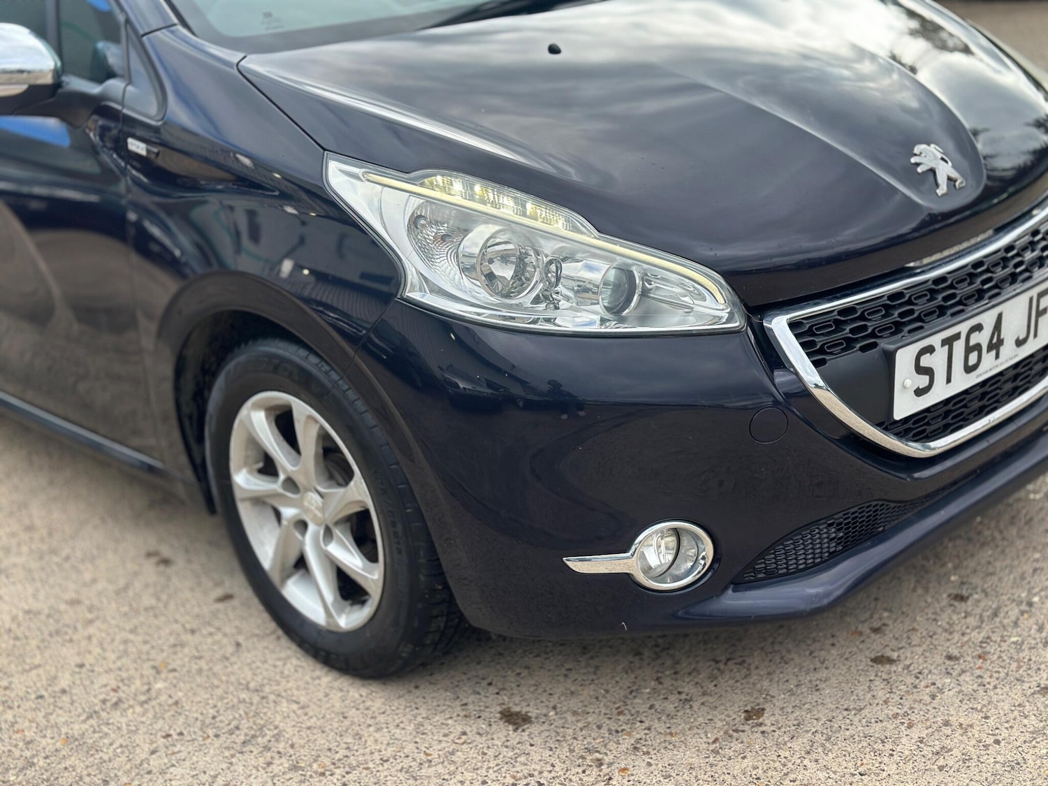 Used Peugeot 208 2014 for sale - 76623181: Photo 15
