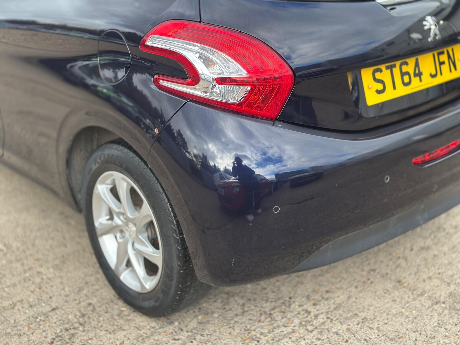 Used Peugeot 208 2014 for sale - 76623181: Photo 18