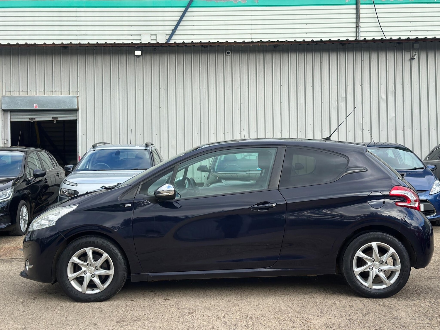 Used Peugeot 208 2014 for sale - 76623181: Photo 21