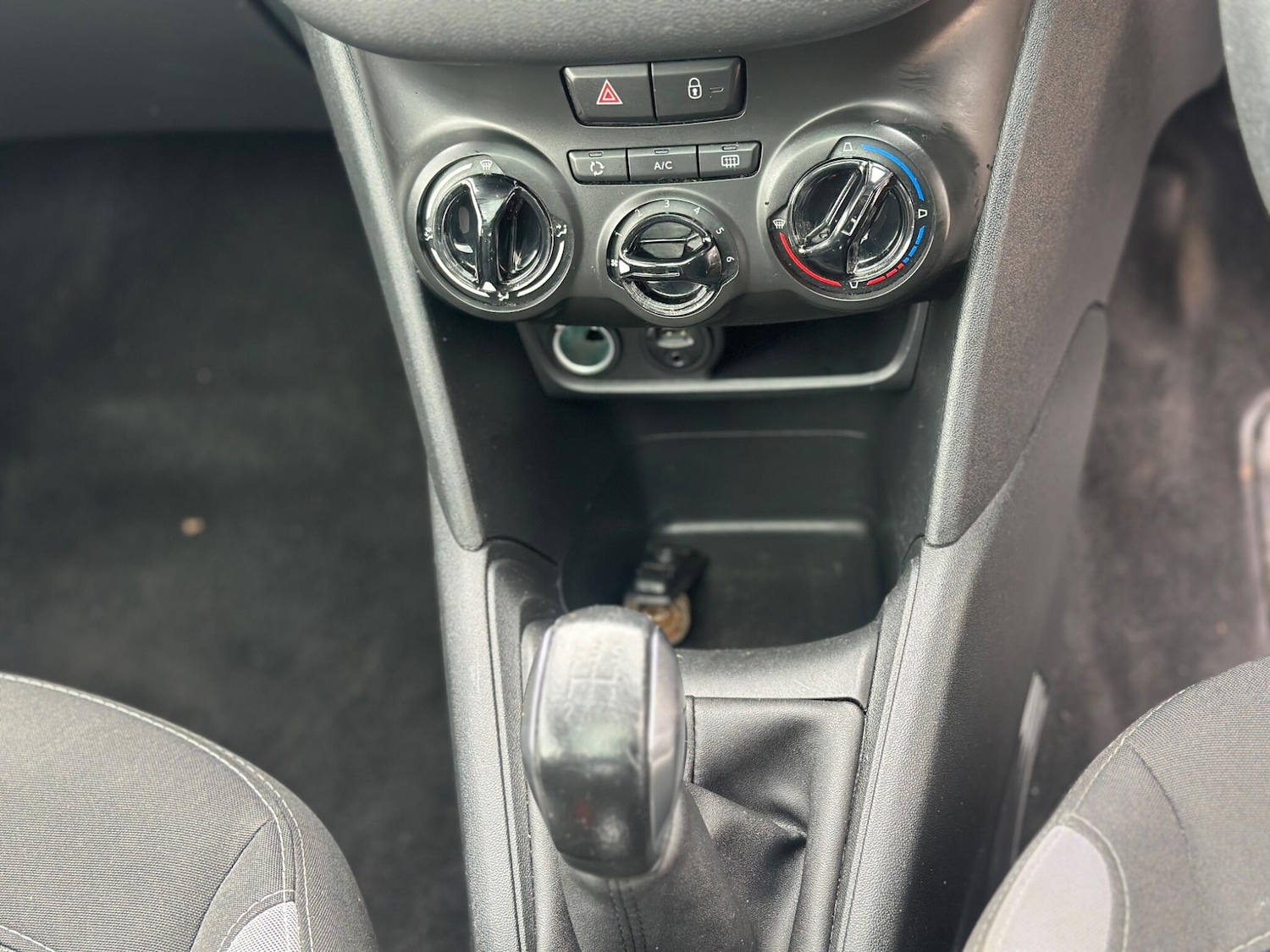 Used Peugeot 208 2014 for sale - 76623181: Photo 26