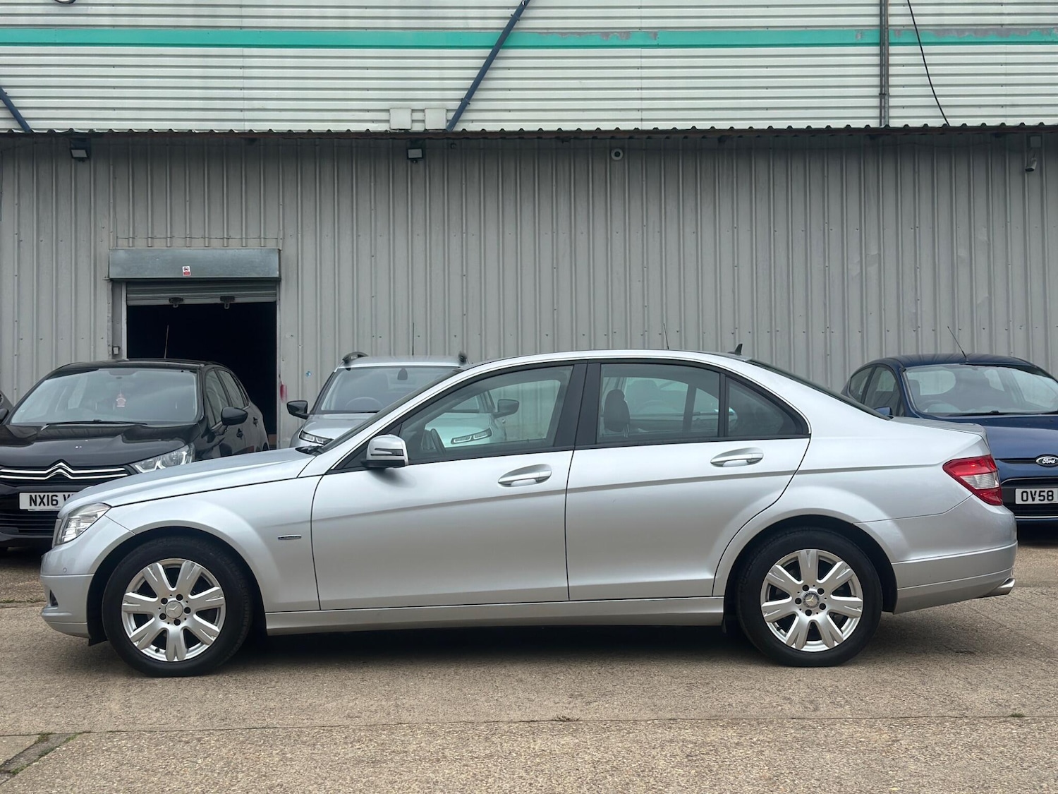 Used Mercedes-Benz C Class 2010 for sale - 76433398: Photo 23