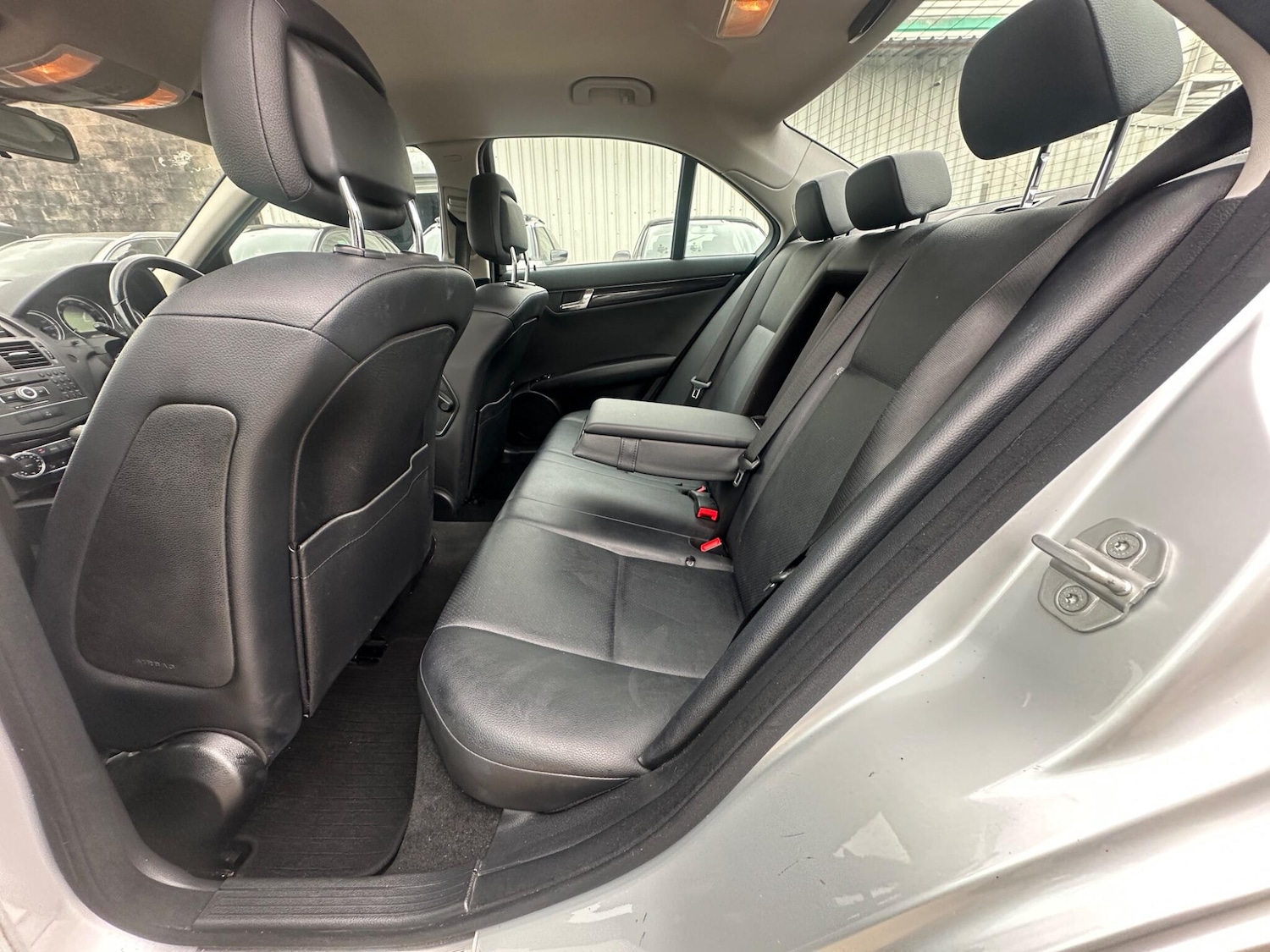 Used Mercedes-Benz C Class 2010 for sale - 76433398: Photo 31