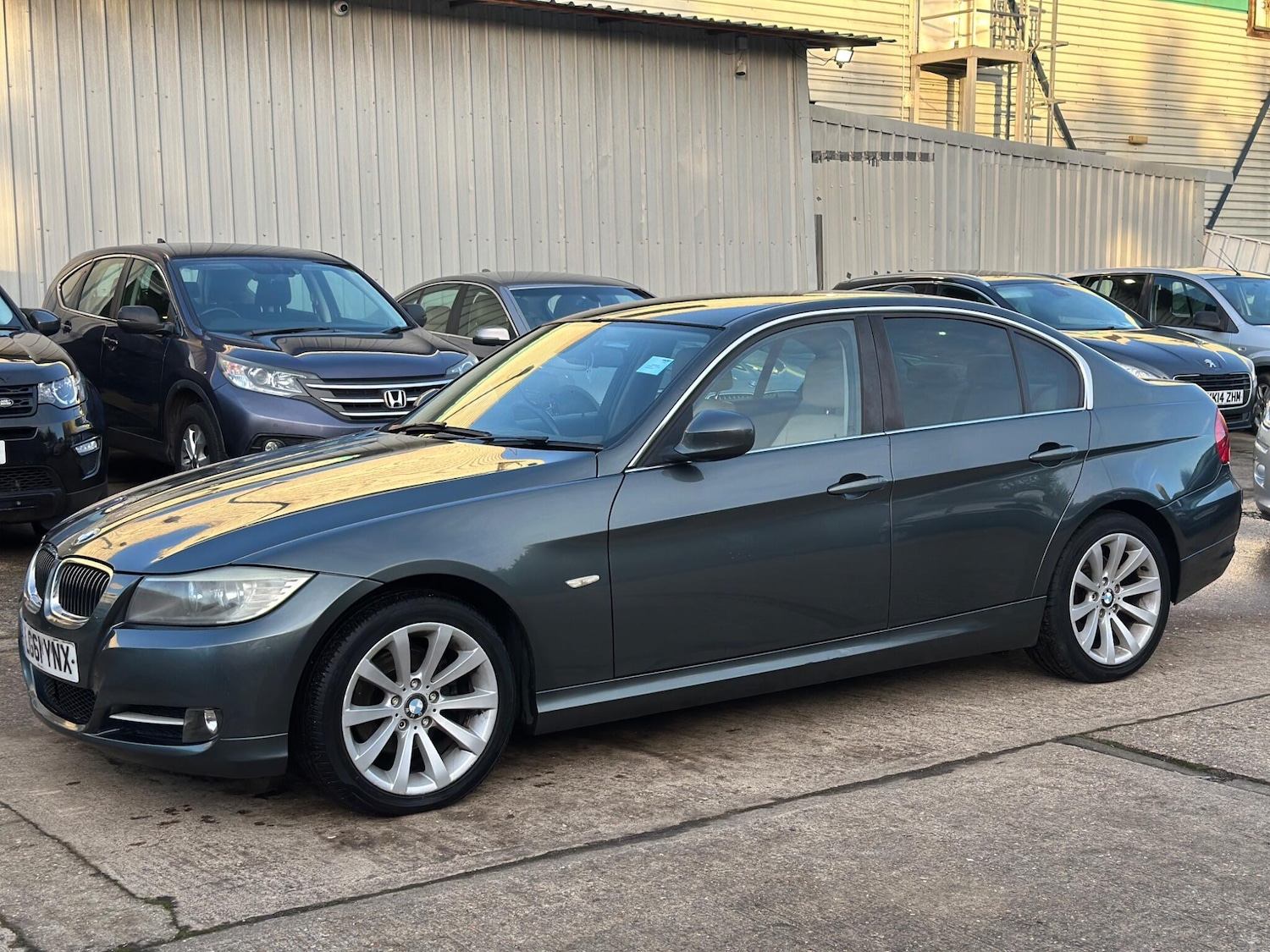 Used BMW 3 Series 2011 for sale - 77202415: Photo 2