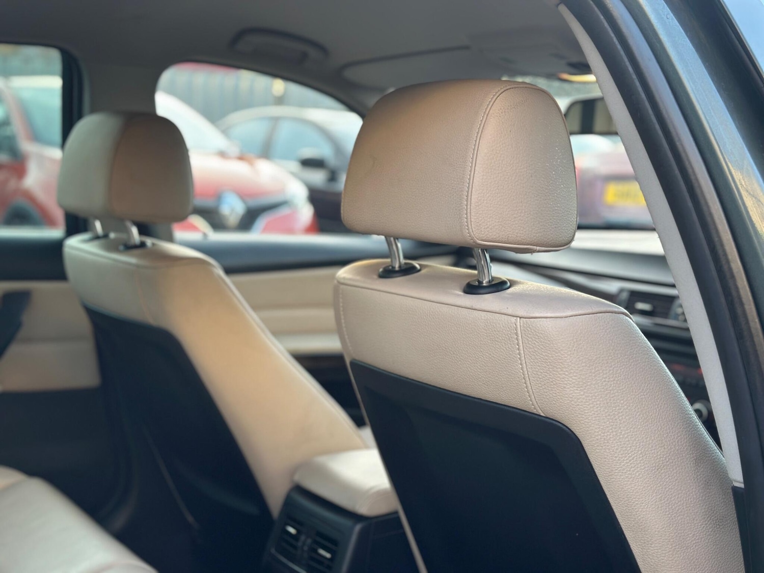 Used BMW 3 Series 2011 for sale - 77202415: Photo 32